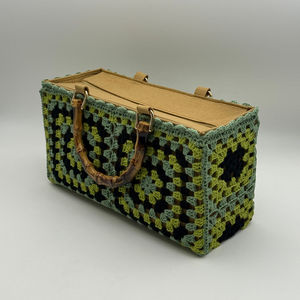 Bolso de Ganchillo Hecho a Mano para Mujer, Estilo Granny Square de Bambú, Bolso de Algodón con Accesorio de Cesta Tejida con Camelia, Accesorios de Moda - Product Image 1
