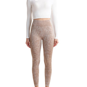 Bajo MOQ sólido cintura media sin costuras mujeres Legging alta calidad Fitness Yoga deportes pantalones hechos en Pakistán Spandex/Nylon - Product Image 1