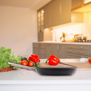 Cuoco italiano in padella nera 24cm corpo in alluminio forgiato ceramica antiaderente Base a induzione e manico in acciaio inossidabile - Product Image 6