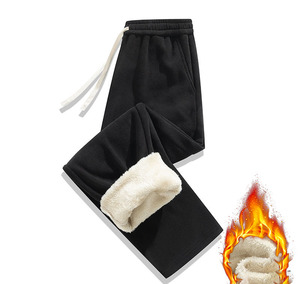 Pantalon en peluche pour hommes avec logo personnalisé brodé OEM Pantalon de survêtement décontracté polyvalent en velours épais avec coupe ample - Product Image 3