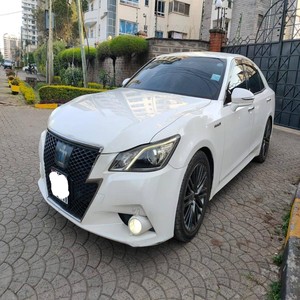 Automático Toyota Crown Fresh & Clean Usado Bastante usado Sin historial de accidentes Precio barato Volante a la izquierda y a la derecha En stock - Product Image 3
