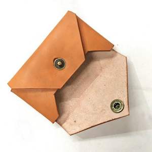 Cartera de Cuero Hecha a Mano de Alta Calidad, Mini Monedero, Diseño Compacto Minimalista Vintage, Hecho a Mano en Indonesia - Product Image 4