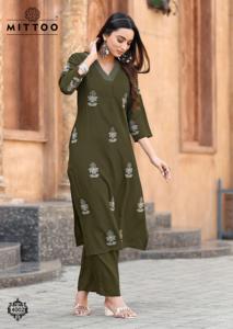 Kurtis en rayonne lourde pour femmes prêt-à-porter avec fil et couture de style indien taille M à XXXL à vendre en ligne - Product Image 3