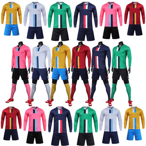 Dernier pas cher Fabriqué au Pakistan Personnalisé Jeunes Football Football Uniforme Vente en gros Vêtements de football Maillot de football Uniforme de football pas cher - Product Image 2