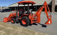 Cargadora de Ruedas Compacta Kubota B26 con Retroexcavadora y Tracción en las 4 Ruedas