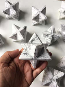 VENTE EN GROS CRISTAL NATUREL HOWLITE MERKABA ÉTOILE POUR REIKI ÉNERGIE DE GUÉRISON CRISTAL GRANDE HOWLITE MERKABA ÉTOILE - Product Image 4