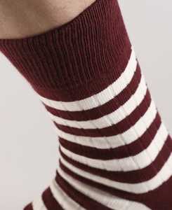 Robe à la mode en coton à motif à rayures classiques pour hommes, manchette côtelée, matériaux résistants à l'humidité, style décontracté, vente en gros - Product Image 4