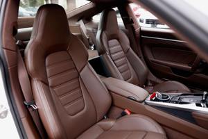 Porsche 911 Turbo S Coupé d'occasion propre, modèle 2022 - Product Image 4