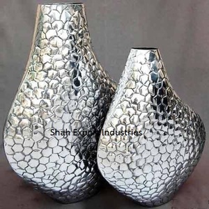 Vase à fleurs en métal de conception impressionnante Vase à fleurs nickelé de table pour les décorations de salon à la maison Vases en métal - Product Image 5