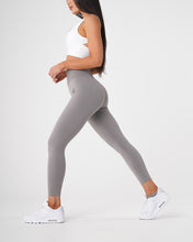 Productos más vendidos personalizados 2024, mallas de yoga sin costuras de talla grande para entrenamiento de cintura alta sólido gris claro - Product Image 6