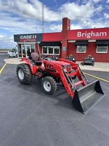 Tracteur compact Mahindra 1626 HST de qualité supérieure avec chargeur de 26 CV pour l'entretien des fermes, des jardins et des terres, prix direct d'usine - Product Image 4