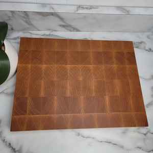 Planche à découper et plateau de service en bois-Durable au lave-vaisselle - Product Image 1