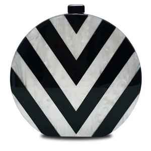 Pochette en résine de forme ronde unique, pochette en résine pour femme, perle plaquée or, luxe, papillon, charme solide, ensemble de pochettes pour mariage de femme - Product Image 6