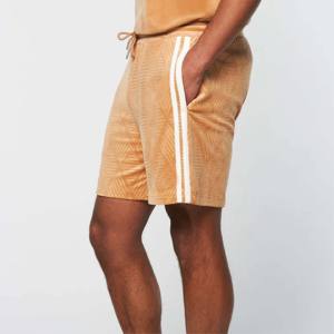 Pantalones cortos de terciopelo Premium para hombre: a la moda, suaves y perfectos para atuendos casuales y comodidad diaria - Product Image 3