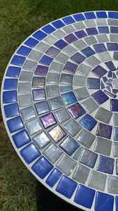 Mesa auxiliar de mosaico deslumbrante: Arte iridiscente-mesa de centro azul-mesa auxiliar-Decoración de sala de estar-regalo - Product Image 3