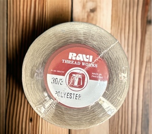 Fil à coudre en polyester haute ténacité 30/3 100% pour tissu pour broderie, tissage et tricot, teint en motifs - Product Image 4