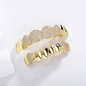 Grillz de latón chapado en oro de 18K con micro pavé de circonita 5A, diseño de ocho dientes, con barra de fijación y moldeado, para regalo de fiesta - Product Image 3