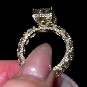 Bague de fiançailles en or jaune plaqué avec micro pavé de halo caché en CZ taille radiant 9x11 mm, pierre ronde, bijoux fins - Product Image 3