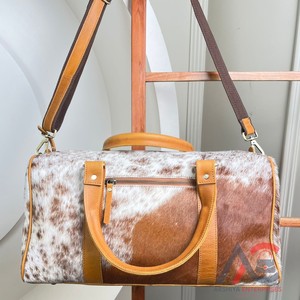 Unisex <b>Lightweight</b> Genuine Cowhide Leather Travel Gym Bag Wear-Resistant Short Distance Zipper Closer Fashionable Design Duffle - Product Image 1