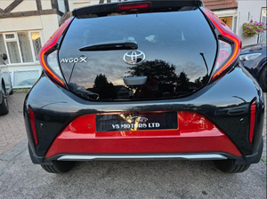 2023 Rouge pour Toyota Aygo X 1.0 VVT-i Exclusive Euro 6 Essence manuelle avec direction à droite Boîte de vitesses automatique 3,500 Miles 2023 (23 - Product Image 3