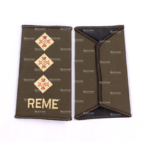 Écussons thermocollants personnalisés pour uniformes de cérémonie, broderie de rang, tissu vert olive, usage extérieur, fabrication en gros 2025