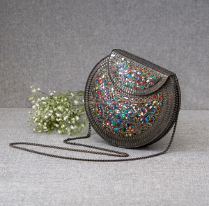 Meilleures ventes Artisanat de luxe en métal à la mode Pochette pour les femmes Sac à main en mosaïque avec motif boule pour les fêtes au prix de gros - Product Image 4