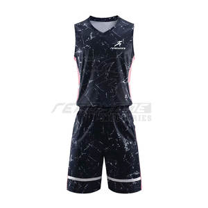 Uniforme de baloncesto versátil para hombres sublimado y a prueba de decoloración para el día del juego construido para soportar cualquier condición de verano - Product Image 1