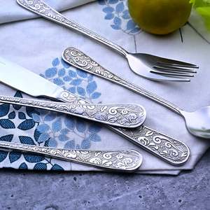 Exquisito Juego de Cuchillos de Acero Inoxidable de 5 Piezas para Bodas, Diseño Clásico de Lujo con Acabado Espejo - Product Image 4