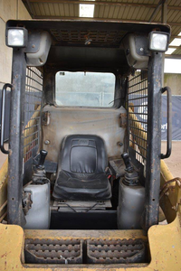 Chargeuse sur pneus Caterpillar 216B Diesel à vendre - Product Image 5