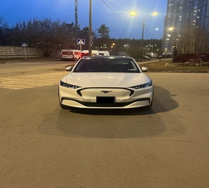 NEAT 2021, Mustang Mach-E 98 kWh I, Bajo kilometraje, Transmisión automática, Techo solar panorámico, Luces LED, Luces diurnas LED - Product Image 1