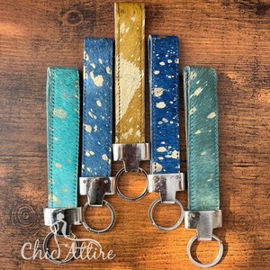 Nouveaux vrais cheveux métalliques faits à la main sur cacher fourrure cuir mignon arc-en-ciel couleurs bracelet porte-clés westerns élégant multi moderne porte-clés - Product Image 1