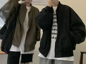 Veste universitaire coupe-vent en gros Vestes universitaires surdimensionnées pour femmes Fabricant Vestes Letterman premium OEM pour femmes - Product Image 2