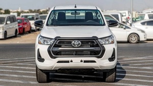 2025 Toyota Hilux DC 2-4D MT 4x4 AWD Transmission manuelle Diesel Pick-up - Product Image 2