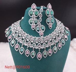 ชุดเครื่องประดับเพชรดีไซเนอร์อเมริกันสำหรับผู้หญิงสร้อยคอและต่างหูมีระดับเหมาะสำหรับงานแต่งงานและงานพิเศษ - Product Image 6