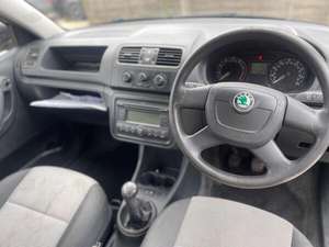 SKODA FABIA 1.2 d'occasion 2009, conduite à gauche/droite - Product Image 3