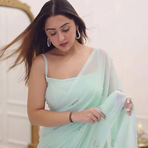 Perles Kumud souples Georgette Designer Saree Heart Handwork pour les fêtes de mariage Réceptions Style traditionnel Vente en gros à faible taux - Product Image 1