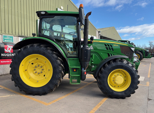 Nuevo Tractor Agrícola John Deere 4x4 con Cargador, en Perfecto Estado, Tipo Caminante, Motor, Caja de Cambios y Bomba Automáticos, Tracción 4WD - Product Image 5