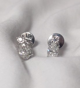 Boucles d'oreilles à vis en diamant de laboratoire de taille ovale de 1.10 ct en or blanc massif 14 carats meilleur cadeau de mariage pour les femmes - Product Image 5