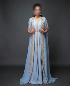 Elegante Caftán Marroquí de Satén Blanco, Takchita para Mujer, Estampado Floral de Lujo, Cuello Alto, Largo hasta el Suelo, Antiarrugas, Transpirable - Product Image 1