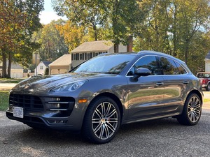 Porsche Macan Turbo 2015 Usado en Buen Estado, 400 hp, Motor V6 Turbo, Tracción en las Cuatro Ruedas, Paquete Sport Chrono, Mayormente en Buen Estado - Product Image 2