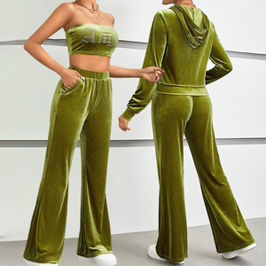 Chándal de terciopelo de talla grande para mujer con estilo Sudadera con capucha moderna de manga larga con pantalones para correr Traje de mujer elegante diseñado para todas las estaciones - Product Image 5