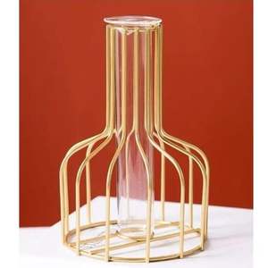 Jarrón de Metal Artístico de Alta Gama para Mesa de Salón, Florero para Oficina, Mesa de Salón y Decoración del Hogar - Product Image 6