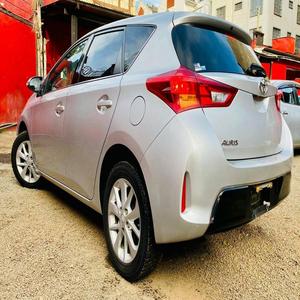 Vente en gros de voitures d'occasion Toyota Auris fraîches et propres Vitesse maximale assez utilisée sans accident Historique Meilleur prix disponible - Product Image 1