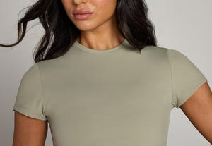 Camiseta de Algodón 100% Personalizada al por Mayor para Mujer, Camiseta Deportiva Transpirable con Cuello Redondo para Gimnasio - Product Image 3