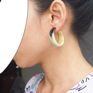 Pendientes de Cuerno de Búfalo para Niñas, Pendientes de Mujer, Joyería de Cuerno, Cuerno Natural para Mujer, Alta Calidad - Product Image 1
