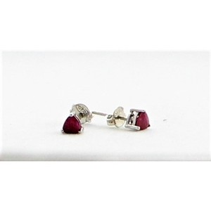 Orecchini a Perno in Argento Sterling 925 con Rubino Naturale Taglio Trilliant 4mm, Gioielli Raffinati con Diamante Taglio Trilliant - Product Image 1