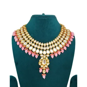 Ensemble de bijoux de mariée élégant en Kundan rose pour femmes et filles, style vintage, collier et boucles d'oreilles plaqués or pour mariage et cadeau - Product Image 3