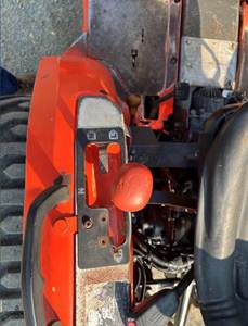 Tractor Kubota B21 2002: Potencia Utilitaria Compacta con Durabilidad y Versatilidad Comprobadas - Product Image 5