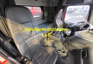 Camion lourd d'occasion Volvo FMX 500 Tipper 8X4 de 2010, transmission automatique, moteur diesel, conduite à gauche, Euro 5, benne basculante, grue de chargement - Product Image 4