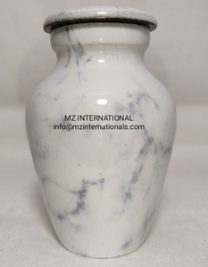 Urnes en métal marbre blanc - Product Image 1